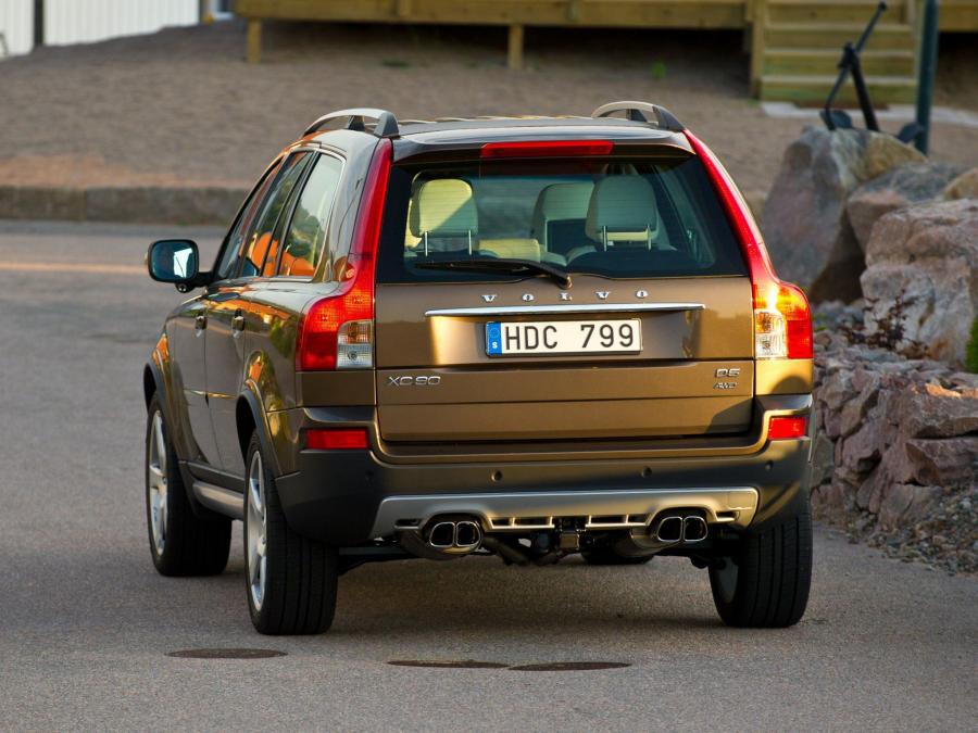  Volvo XC90 R-Design 2009 года  (фото 2 из 8)